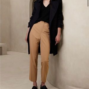 Banana Republic Petite Airstretch Taper Camel Trouser Sz S